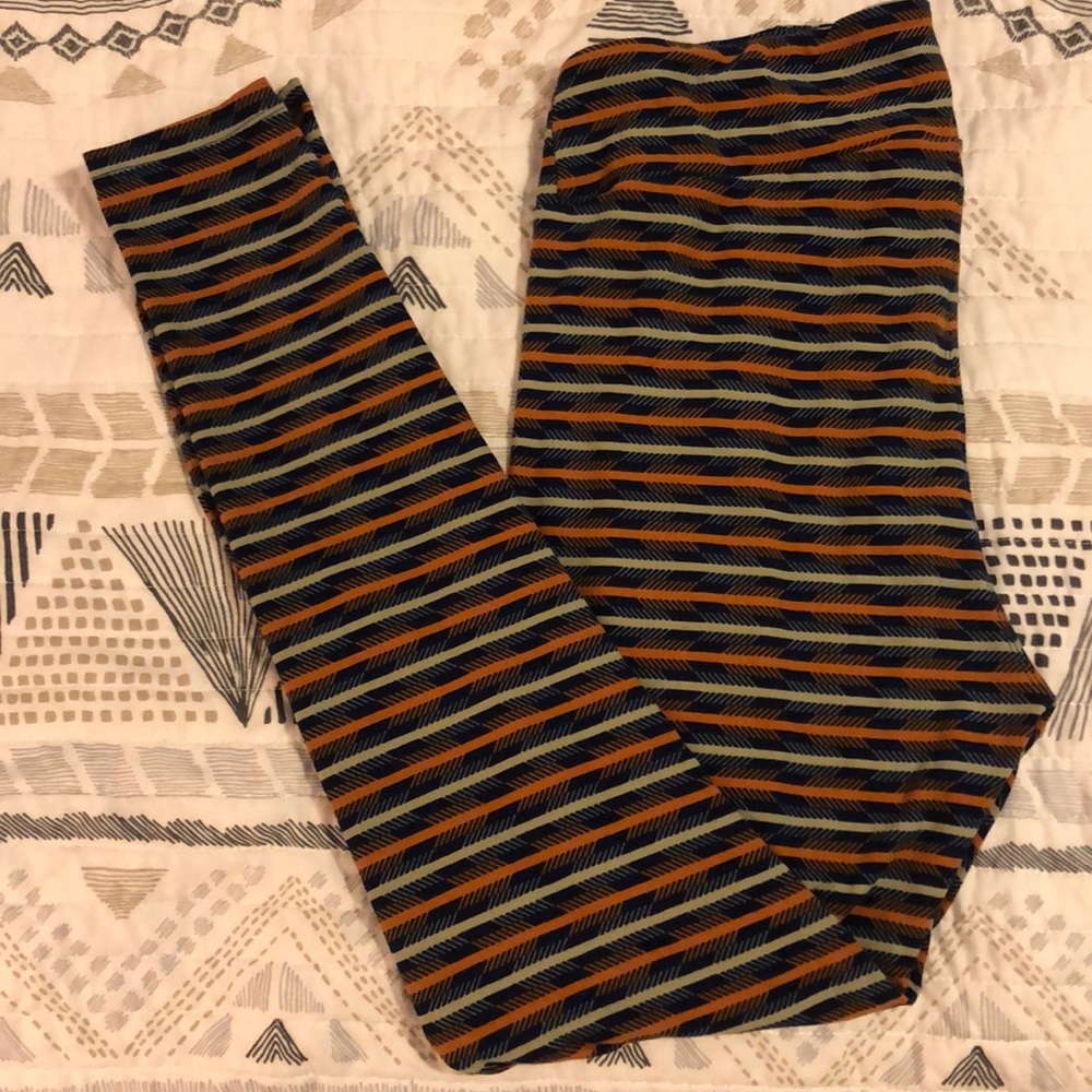 LuLaRoe Leggings Tall & Curvy
